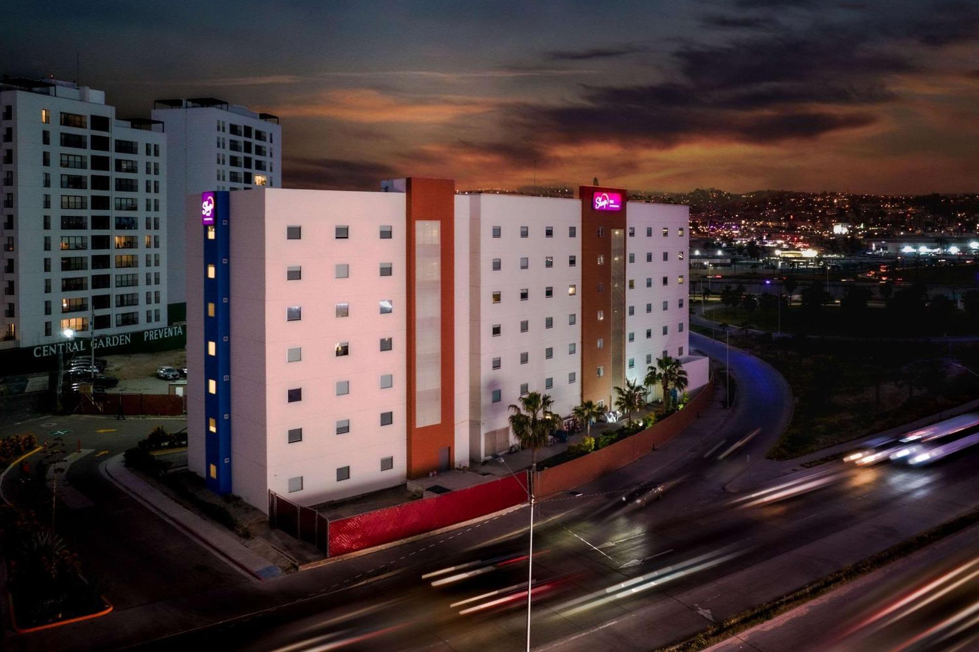 Sleep Inn Tijuana Exterior photo